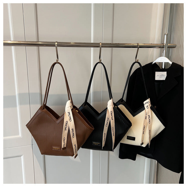Heart Maxi Tote