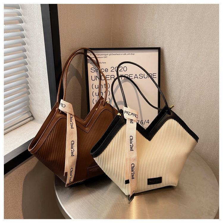 Heart Maxi Tote