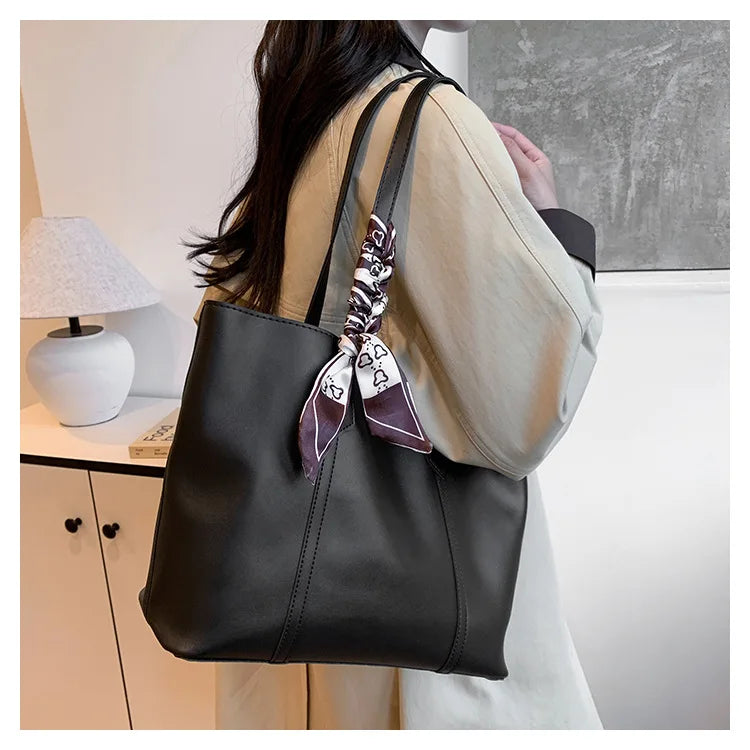 Minimal Commuter Tote