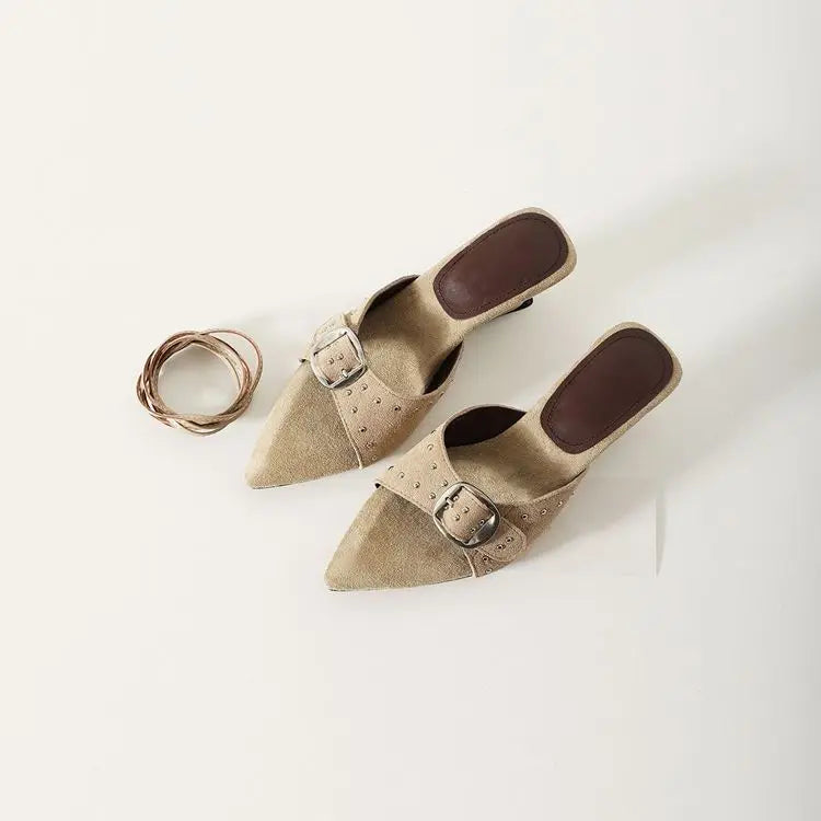 Retro Rivet Pumps