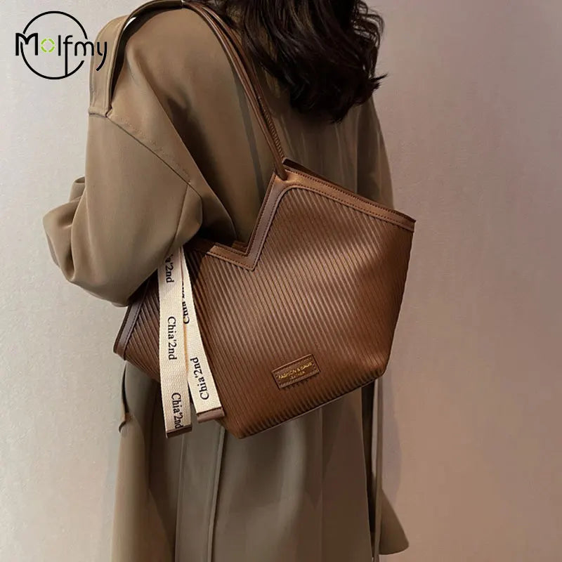 Heart Maxi Tote