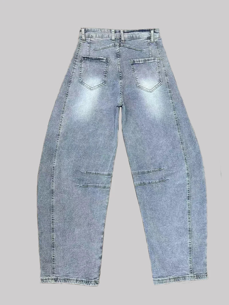 Curved Relaxed Jeans
