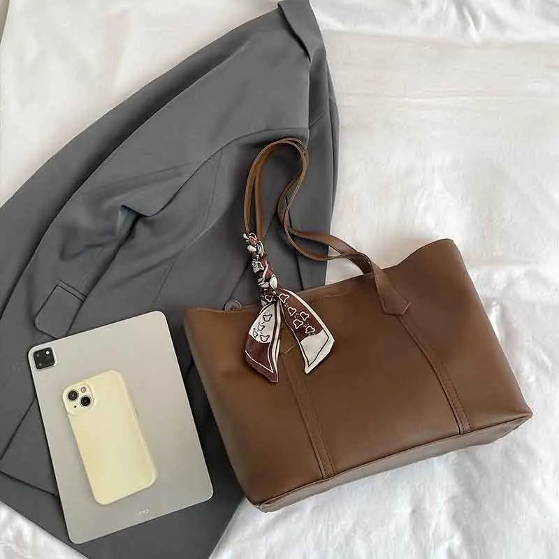 Minimal Commuter Tote