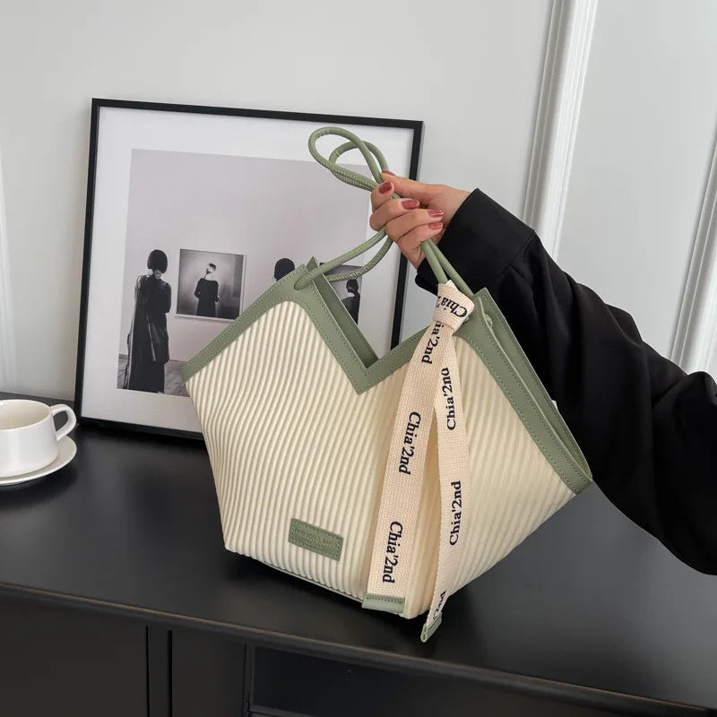 Heart Maxi Tote