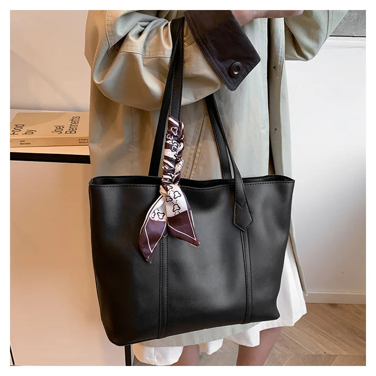 Minimal Commuter Tote