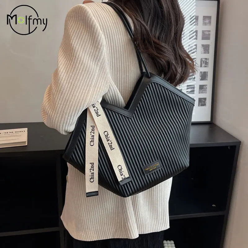 Heart Maxi Tote
