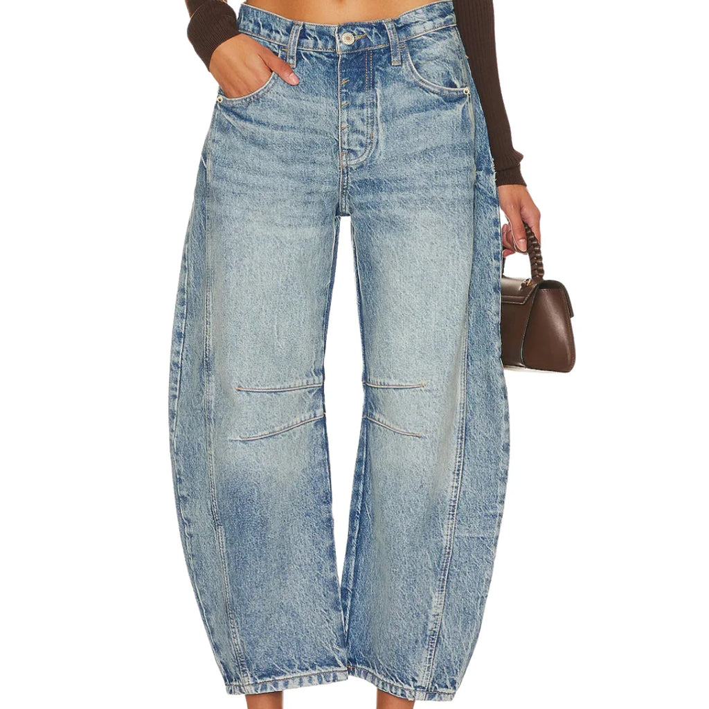 Curved Relaxed Jeans